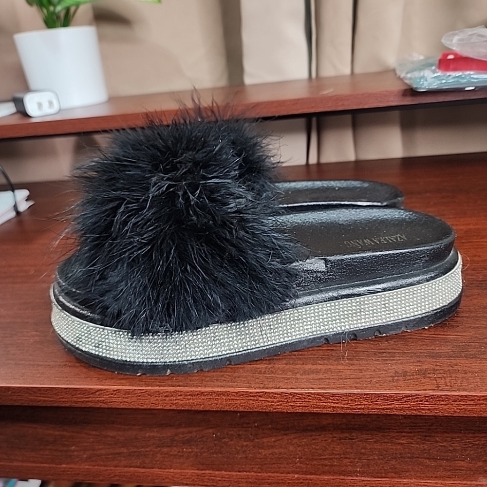 Azalea Wang Fur And Rhinestone Slides. Size 8 - Picture 9 of 11